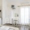 Margarita Rooms_best prices_in_Apartment_Cyclades Islands_Sandorini_Perissa