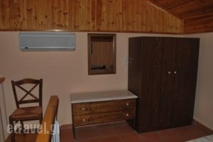 Guesthouse Arsinoe_best prices_in_Room_Piraeus Islands - Trizonia_Methana_Methana Rest Areas