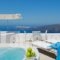 White_accommodation_in_Hotel_Cyclades Islands_Sandorini_Sandorini Chora