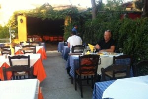 Xenios Zeus_food_in_Restaurant___Athina