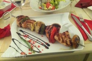 Apaggio_food_in_Restaurant___Piso Livadi