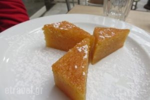 To Mageireio_food_in_Restaurant___Glifada