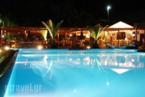 Paradise pool bar_food_in_Restaurant___
